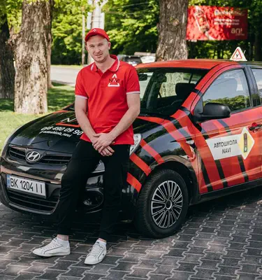 Андрій, інструктор на механіці