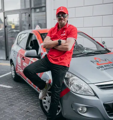 Дмитро, інструктор на механіці